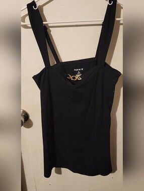 torrid Black Square-Neck Tank with Gold Chain Detail Size 0 (12)